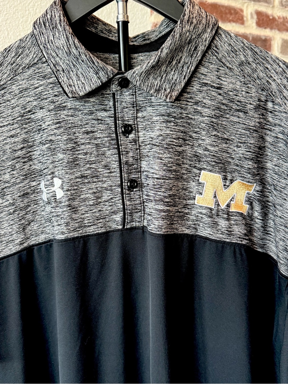 Under Armour University of Michigan Men’s Black & Gray Loose Polo Shirt 2XL - Picture 4 of 5